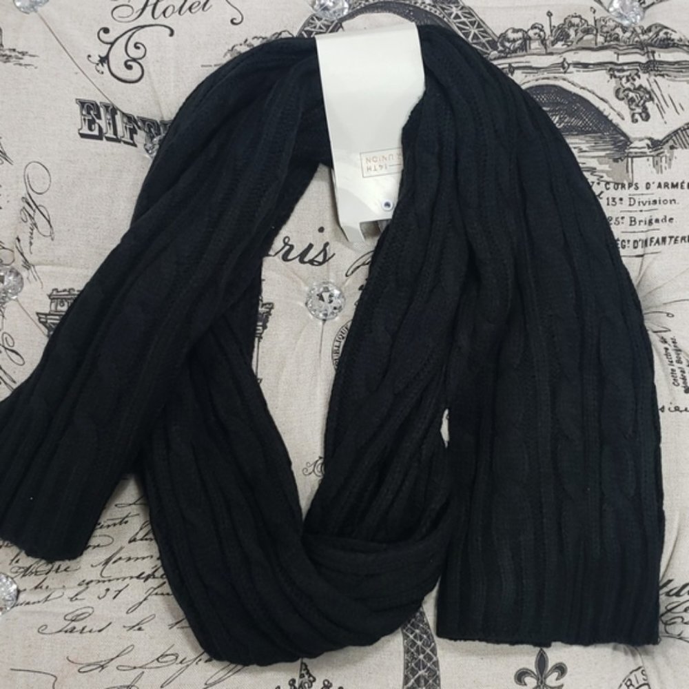 14th & Union Cable Knit Muffler